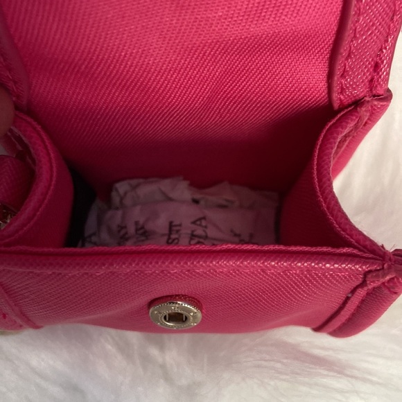 New GUESS Keychain - Picture 6 of 6